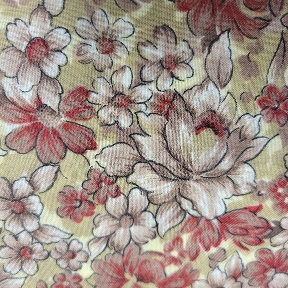 Beige Tan and Red Flowers Floral Saree - Unstitched- NEW ! - Picture 2 of 5